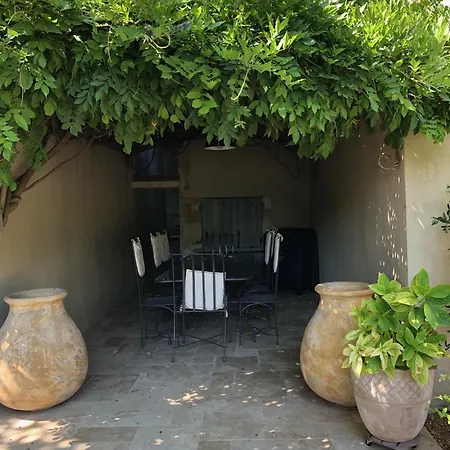 Villa Provencal Farmhouse, Pool, Pool House, Countryside Plan D'orgon, Provence - 8 People Cavaillon