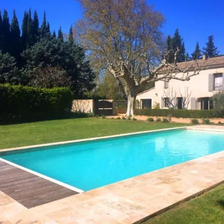 Provencal Farmhouse, Pool, Pool House, Countryside Plan D'orgon, Provence - 8 People Villa Cavaillon